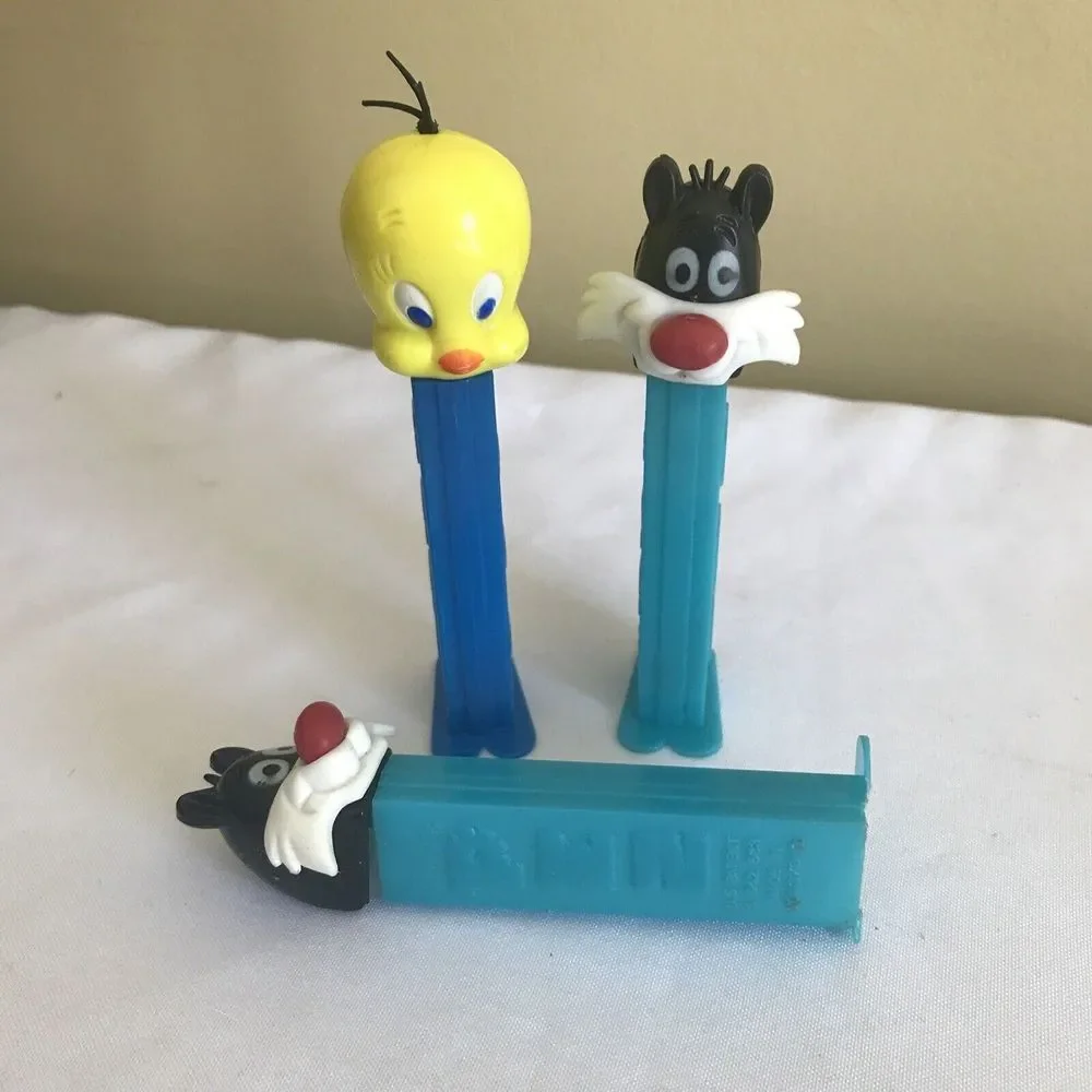 PEZ Dispensers Lot of 21 PEANUTS, DISNEY GARFIELD, SANTAS, LAMB AND‎ MORE